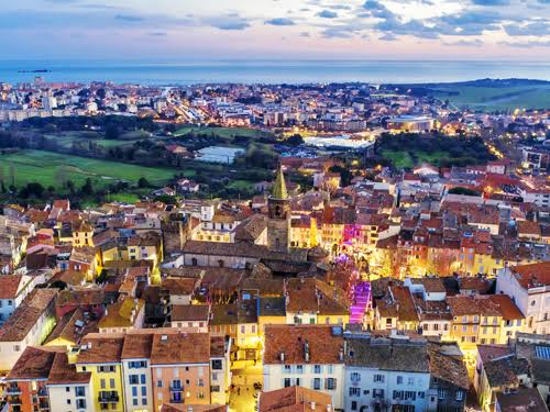Pourquoi les cafards envahissent-ils certains commerces à Fréjus ?